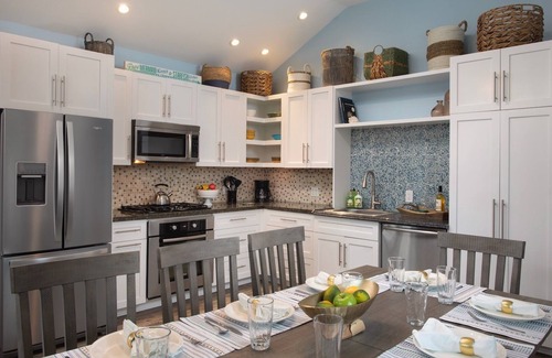 Uptown - Upper Duval House | *QUEEN OF LOUISA @ DUVAL* Home in Old Town & Private Pool + LAST KEY SERVICES