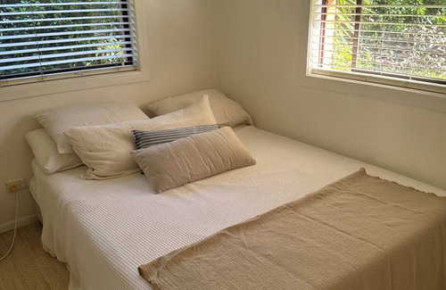 Mullumbimby Bed & Breakfast | Queen room in charming 4-bedroom B&B with WiFi and some AC in fab Mullumbimby