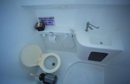 Tanjungbenoa Boat Rental | Queen Ruizi Private Yacht