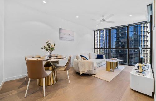 Brisbane Central Business District Apartment | Queen's Residence - Brand New Apt on the Star BNE