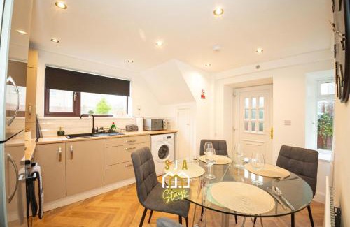 Peterhead Apartment | Queen Street Stay - SJA Stays - Modern 2 Bed Apartment