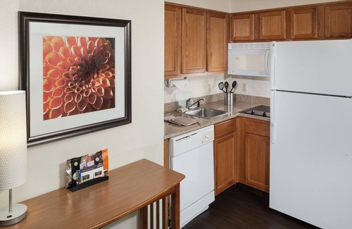 Tougaloo Apartment | Queen Studio Near IBM. Free Breakfast. Pool. Gym.