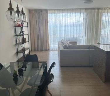Villeneuve Apartment | Queen'Sunset Appartement