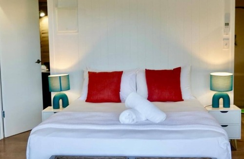 Nelly Bay Resort | Queen tent 10 Nelly bay