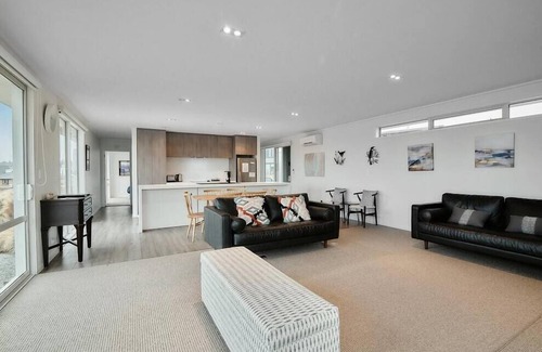 Lake Tekapo House | Queenie's Lakeview Star - 2 Bedrooms