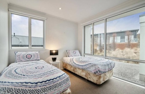 Lake Tekapo House | Queenie's Lakeview Star - 2 Bedrooms