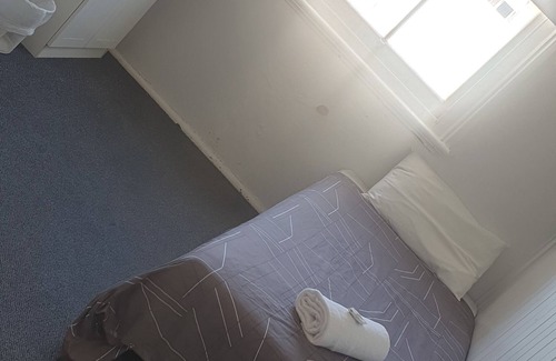 Roma Hotel | Queens Arms Hotel