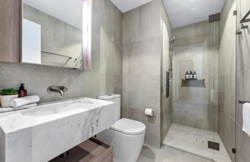 Brisbane Central Business District Apartment | Queens Wharf - Luxe 3BR with Stunning View & Parking