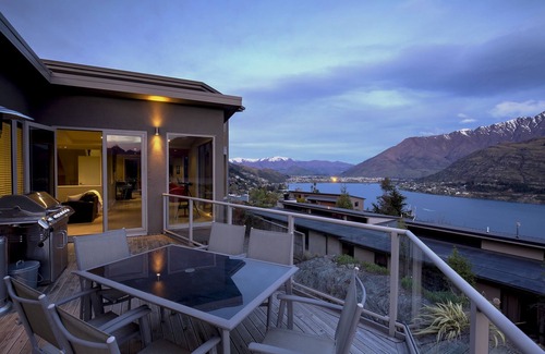 Queenstown House | Queenstown Views on Olivers