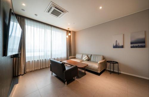 Janghang-dong Hotel | Queentown hotel