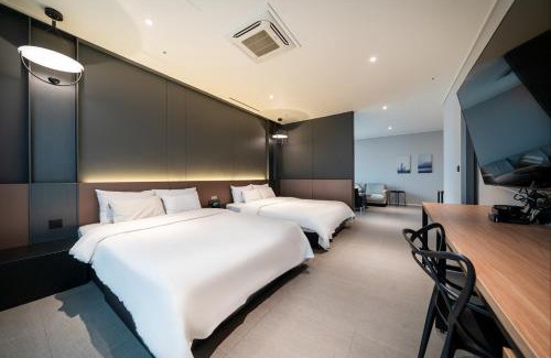 Janghang-dong Hotel | Queentown hotel