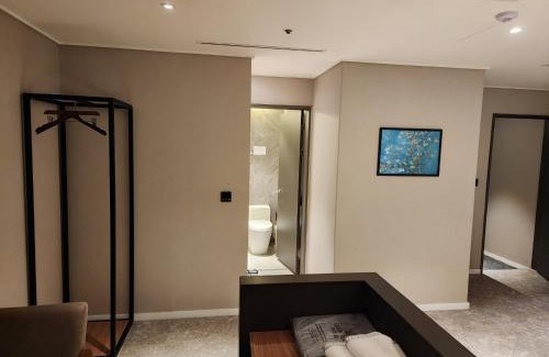 Janghang-dong Hotel | Queentown hotel
