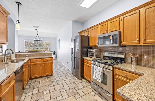 Round Rock House | Quick Access: Kalahari- Dell Diamond- Austin- 4Bdrm- 1Story with Pool & Games