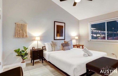 North University House | Quick Bike Ride to Central Austin from Quiet 1BD