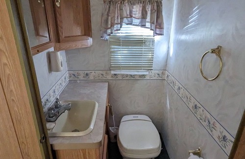Grant County House | Quick stay? Come to Hideaway! RV that sleeps all your out of town guests!