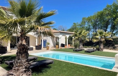 Castelnau-de-Guers Villa | QUIET VILLA CLIM POOL NEAR BEACHES AND LAKE