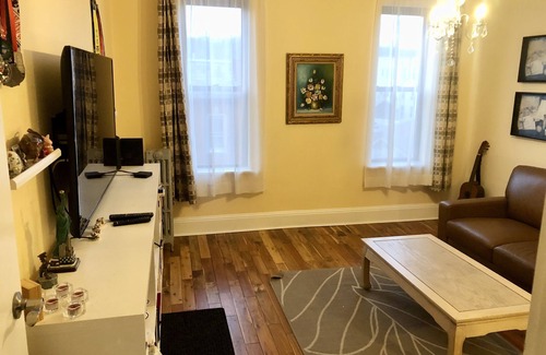 Queens Apartment | Quiet 1 Br Apartment on 4 Fl Views On 3 Sides