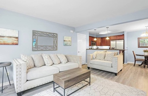 Clairemont Condo | Quiet 1BR, Pool, Parking, Washer/Dryer, Pets OK