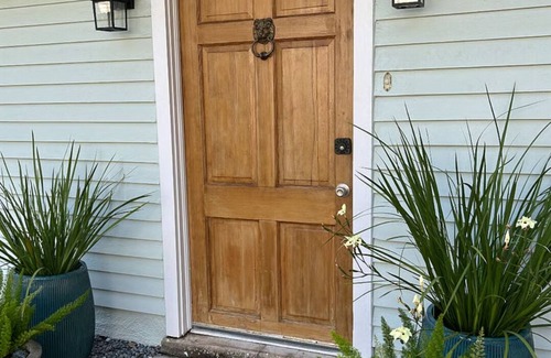 Bayou St. John Apartment | Quiet 2 BDRM/1 Bath with swimming pool