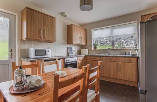 Lewiston Cottage | Quiet 2 bedroom cottage with a beautiful view of Loch Ness