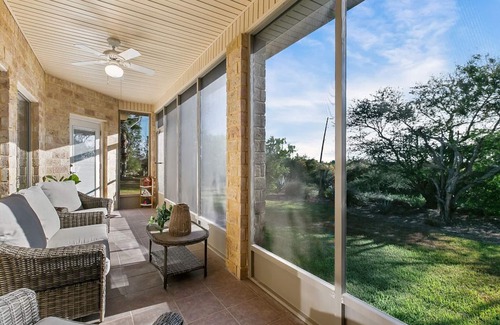 Port Isabel House | Quiet 3/2 Hideaway w/Pool Access