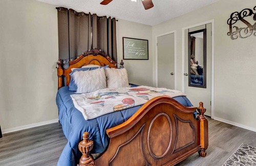 Tyler House | Quiet 3/2 Tyler, Whitehouse, convenient w/ office