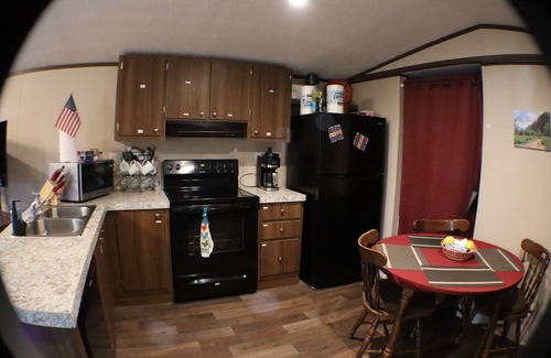 Pomerene House | Quiet 3-bedroom 2024 Home with WiFi
