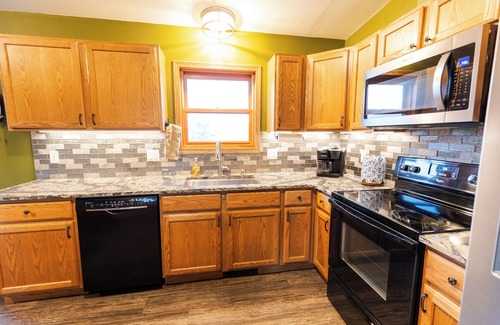 Van Buren County House | Quiet 3 bedroom house on 11 acres with 3 acre fully stocked private pond.