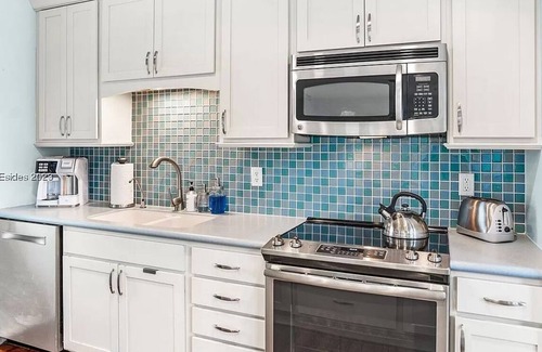 Deer Lake House | Quiet 3br/2ba Home with Cathedral Ceilings and Tons of Natural Light, 234 Deerfield Court