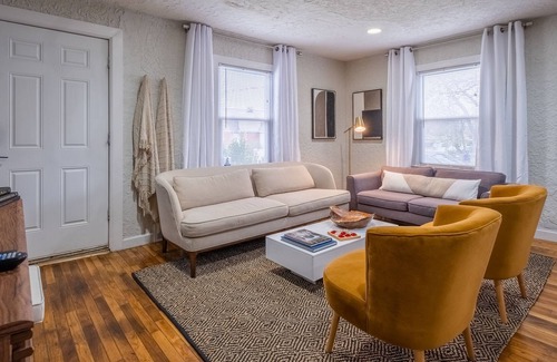 Grandview House | Quiet 4 bedroom house in Grandview 44