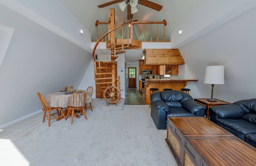 Tuscaloosa House | Quiet A-frame retreat