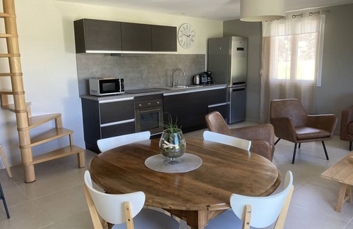 Avignon House | QUIET AIR-CONDITIONED GITE WITH 2 BEDROOMS AND THEIR PRIVATE BATHROOM