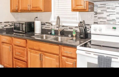 Fort Valley Apartment | Quiet and clean 2 BD home all yours!!(Green St A)
