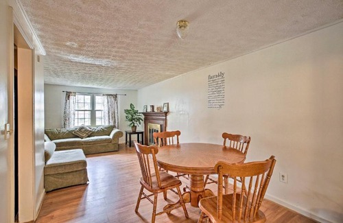 Stone Mountain House | Quiet and Convenient Home 6 Mi to Stone Mtn!