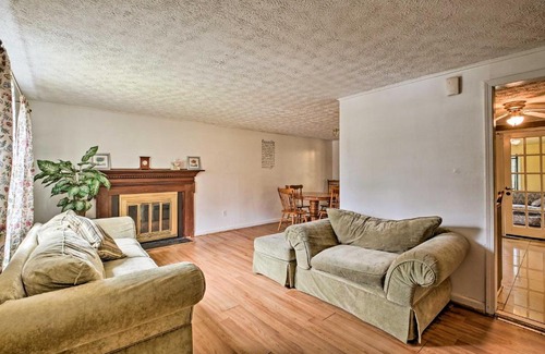 Stone Mountain House | Quiet and Convenient Home 6 Mi to Stone Mtn!
