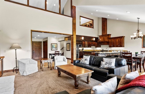 Park Meadows House | Quiet and Convenient Park City Retreat - Hot Tub