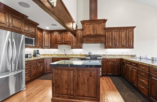 Park Meadows House | Quiet and Convenient Park City Retreat - Hot Tub