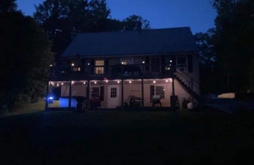 Weeks Mills House | Quiet and private lake front home with hot tub