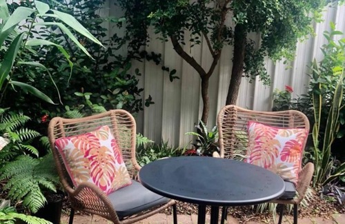 Pimlico House | Quiet and spacious 2 Bed 1 bath Townhouse