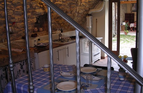 Costermano Apartment | Quiet and spacious studio in a green and sunny