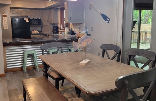 James Creek Cabin | Quiet and spacious cabin close to Raystown Lake ! Hot Tub/Game Room/Firepit