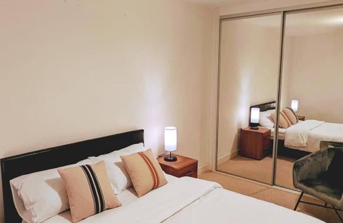 Royal Docks Bed & Breakfast | Quiet and welcoming 1 bedroom by Excel London