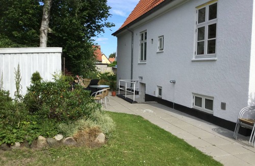 Vanlose House | Quiet apartment in a classic Danish villa