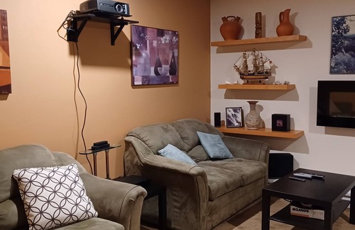 Port Moody Apartment | Quiet apartment in beautiful Port Moody