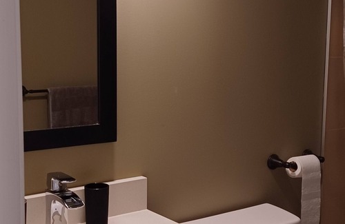 Port Moody Apartment | Quiet apartment in beautiful Port Moody