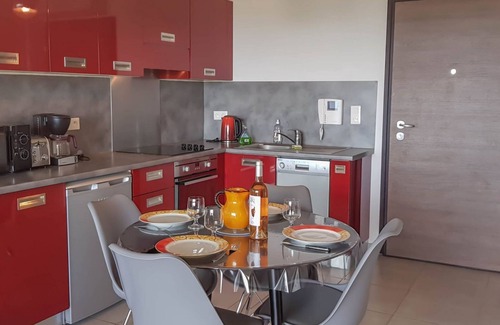 L'Ile-Rousse Apartment | Quiet apartment with beautiful view of the gulf
