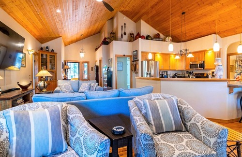 Pagosa Springs Cabin | Quiet Area, Hot Tub, Close to Lakes, Shopping and Dining