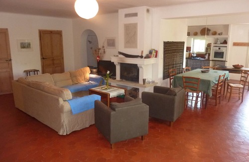 Mazan Apartment | Quiet area with superb views of the Mont Ventoux, In the heart of an olive grove