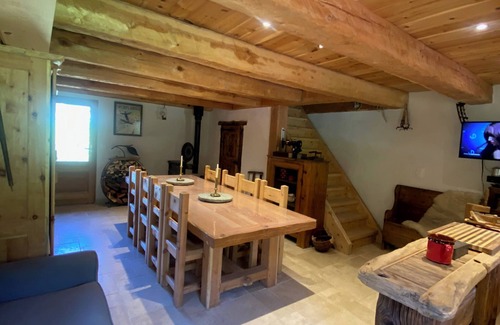 Les Sagnieres Ski Chalet | Quiet, authentic chalet in the heart of the Queyras, ideal for a truly relaxing break