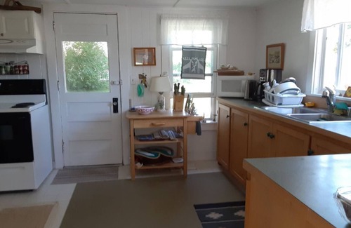South Bristol Cottage | Quiet, authentic Maine village overlooking historic harbor in Mid-Coast Maine